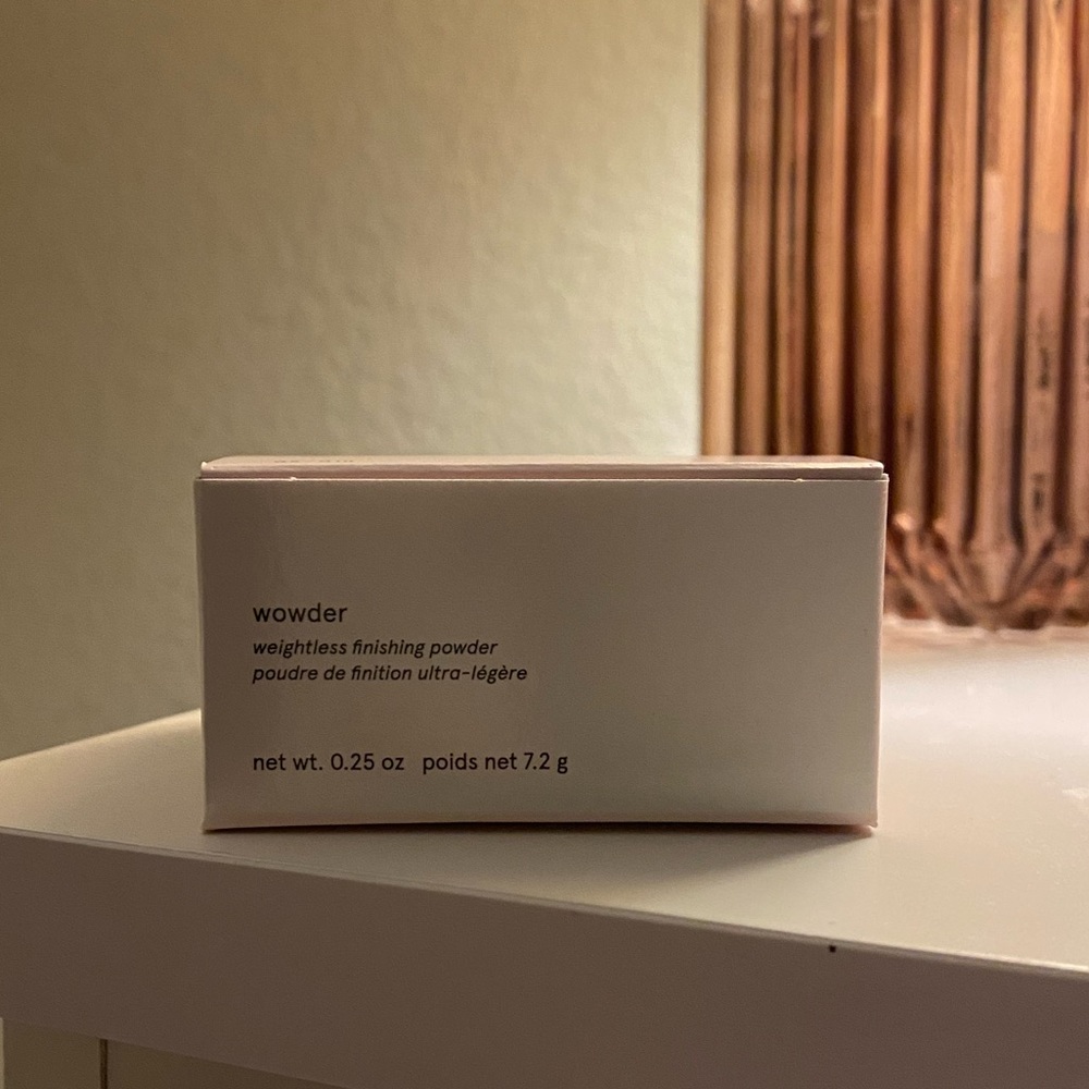 Glossier Wowder